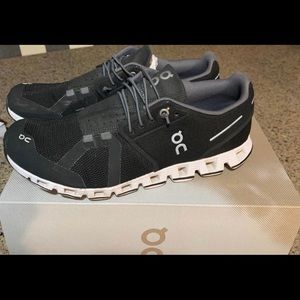 On Running Cloud tennis shoes. Like New